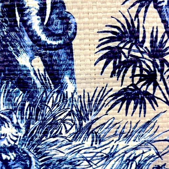 💙🤍 NWOT Christian Dior Limited Edition tote - Picture 2 of 8